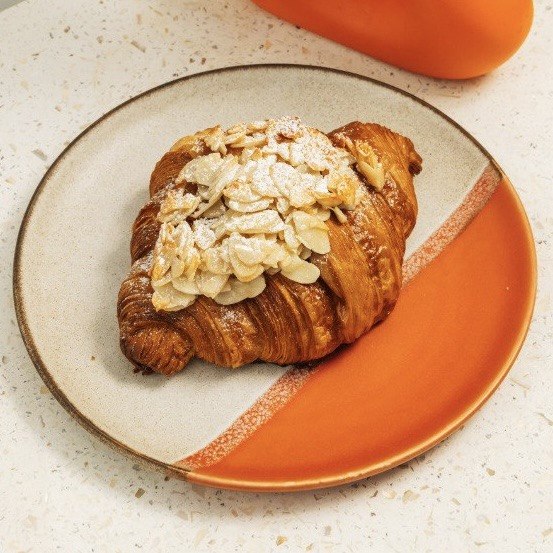 ALMOND CROISSANT